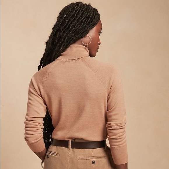 Banana Republic Seamless Merino Turtleneck Sweater Wool Size L Camel - Picture 1 of 4